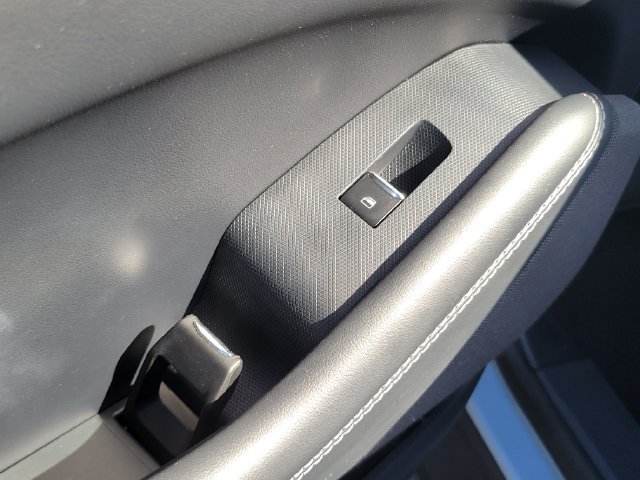 Certified 2025 Ford Mustang Mach-E Select RWD image 12