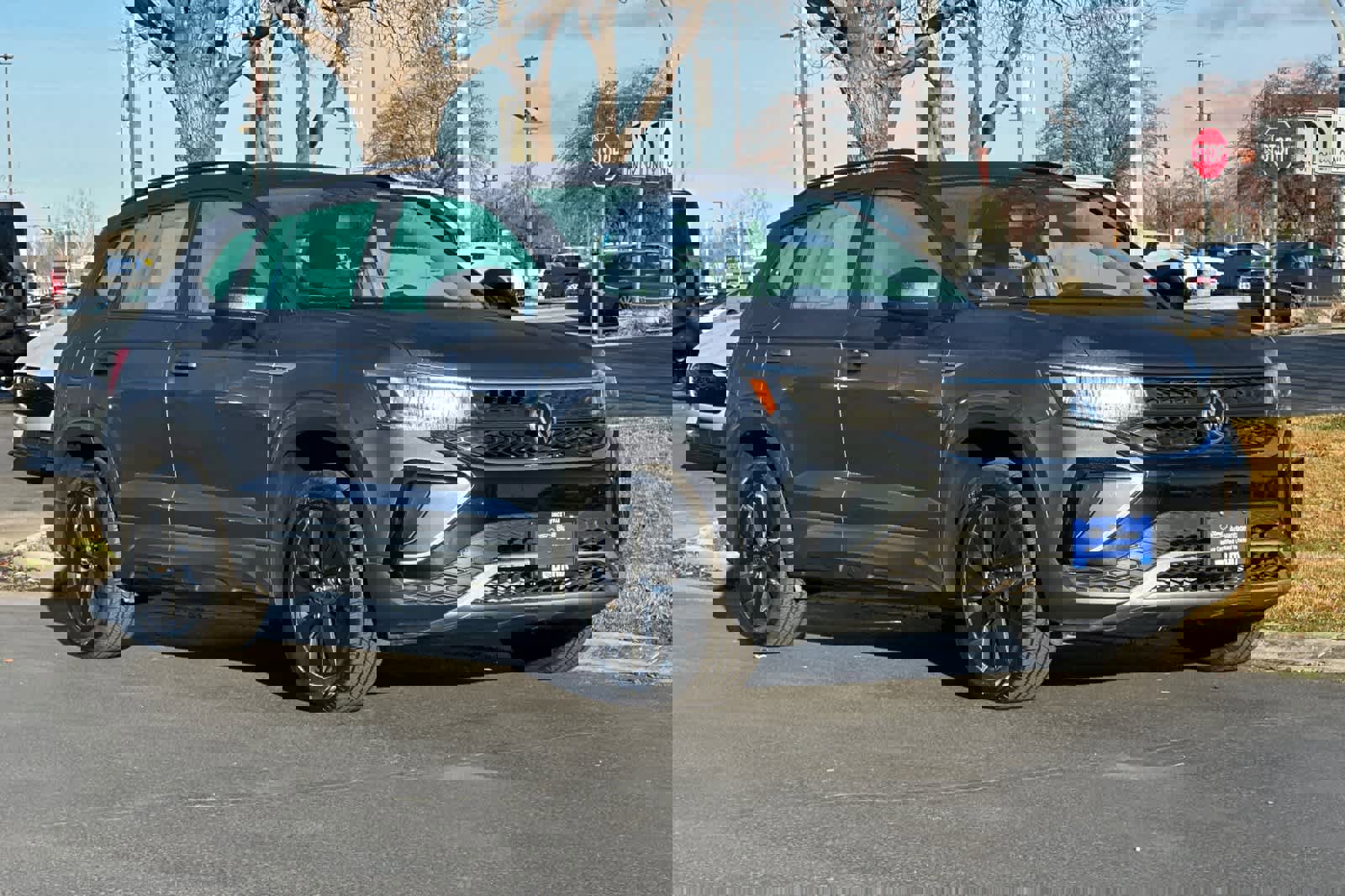 Used 2022 Volkswagen Taos S image 7