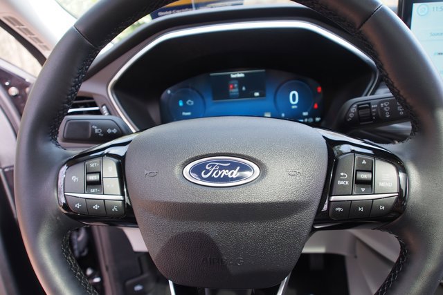 Certified 2025 Ford Escape SE w/ PHEV Premium Package image 21