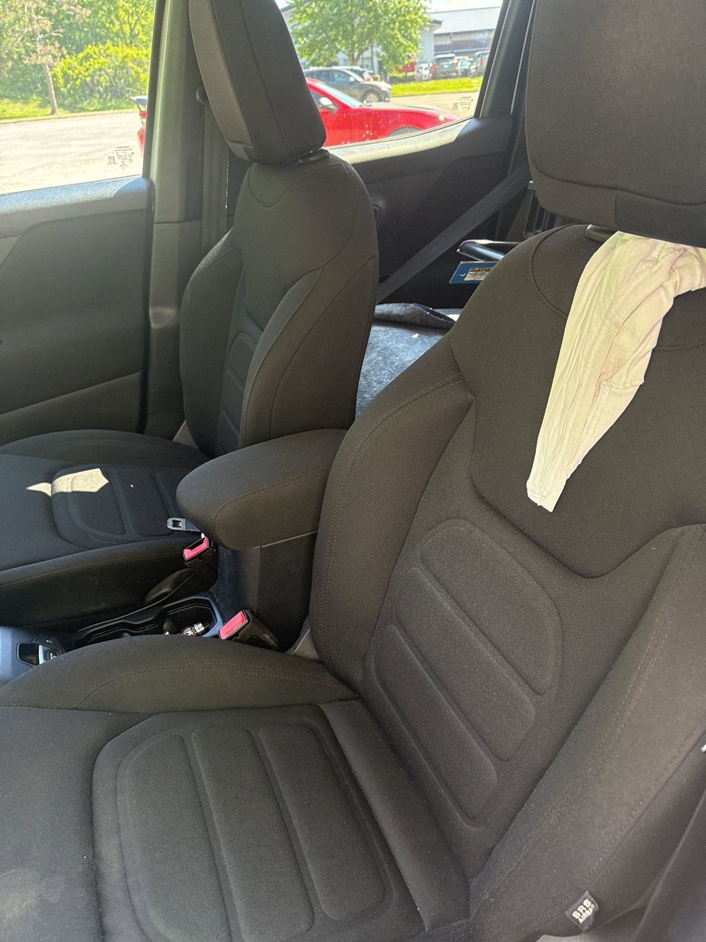 Used 2019 Jeep Renegade Latitude FWD image 39