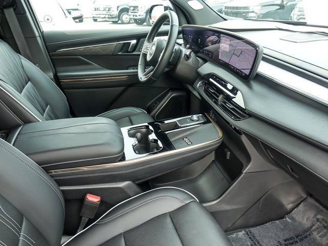 Used 2025 Buick Enclave Avenir w/ Trailering Package, 5000 lbs. AWD/4WD image 35