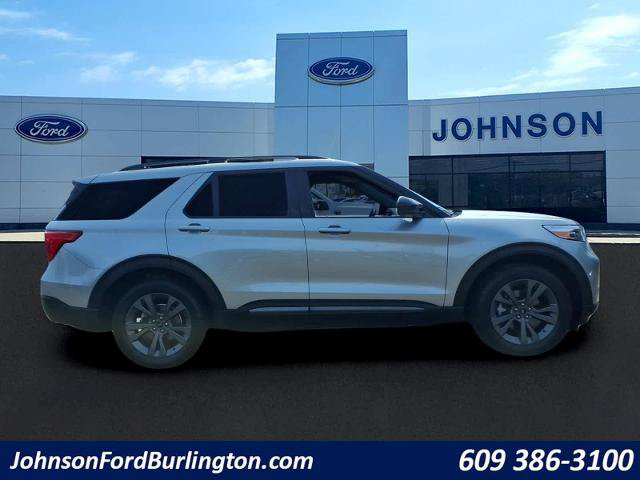 Certified 2023 Ford Explorer XLT w/ Equipment Group 202A AWD/4WD image 2