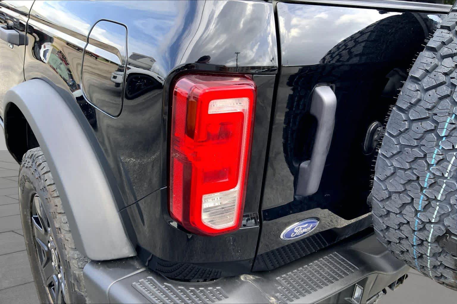 Certified 2024 Ford Bronco Black Diamond AWD/4WD image 25