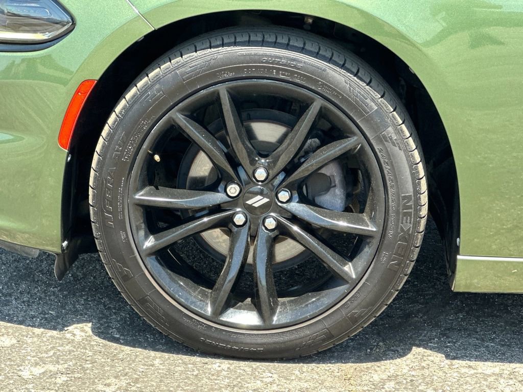 Used 2018 Dodge Charger SXT w/ Blacktop Package RWD image 23