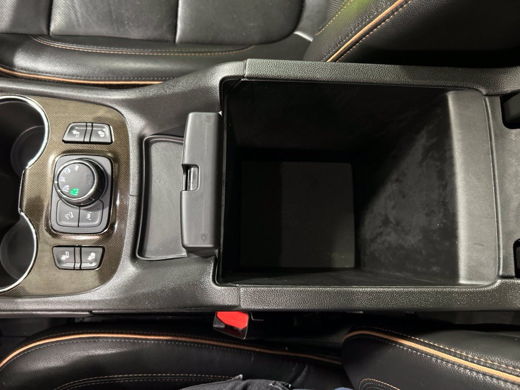 Used 2020 GMC Acadia AT4 w/ GMC Pro Grade Package AWD/4WD image 21