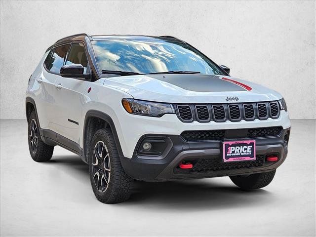 Used 2025 Jeep Compass Trailhawk AWD/4WD video 3