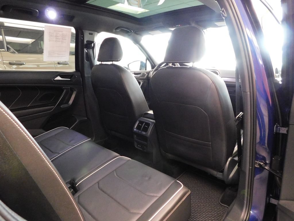 Used 2022 Volkswagen Tiguan SEL R-Line AWD/4WD image 50
