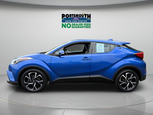 Used 2019 Toyota C-HR XLE FWD image 2