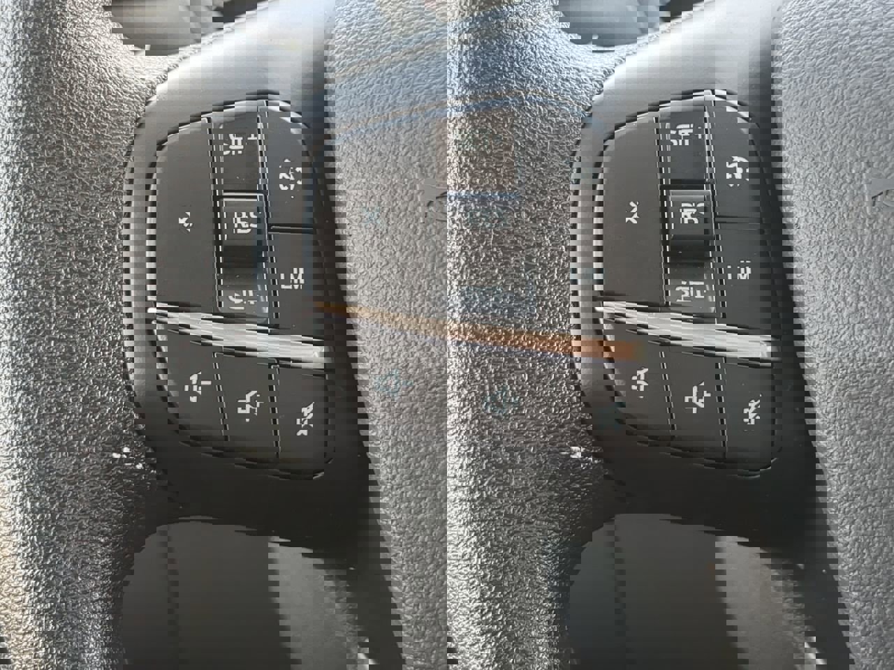 Certified 2025 Ford Transit 350 XLT image 22