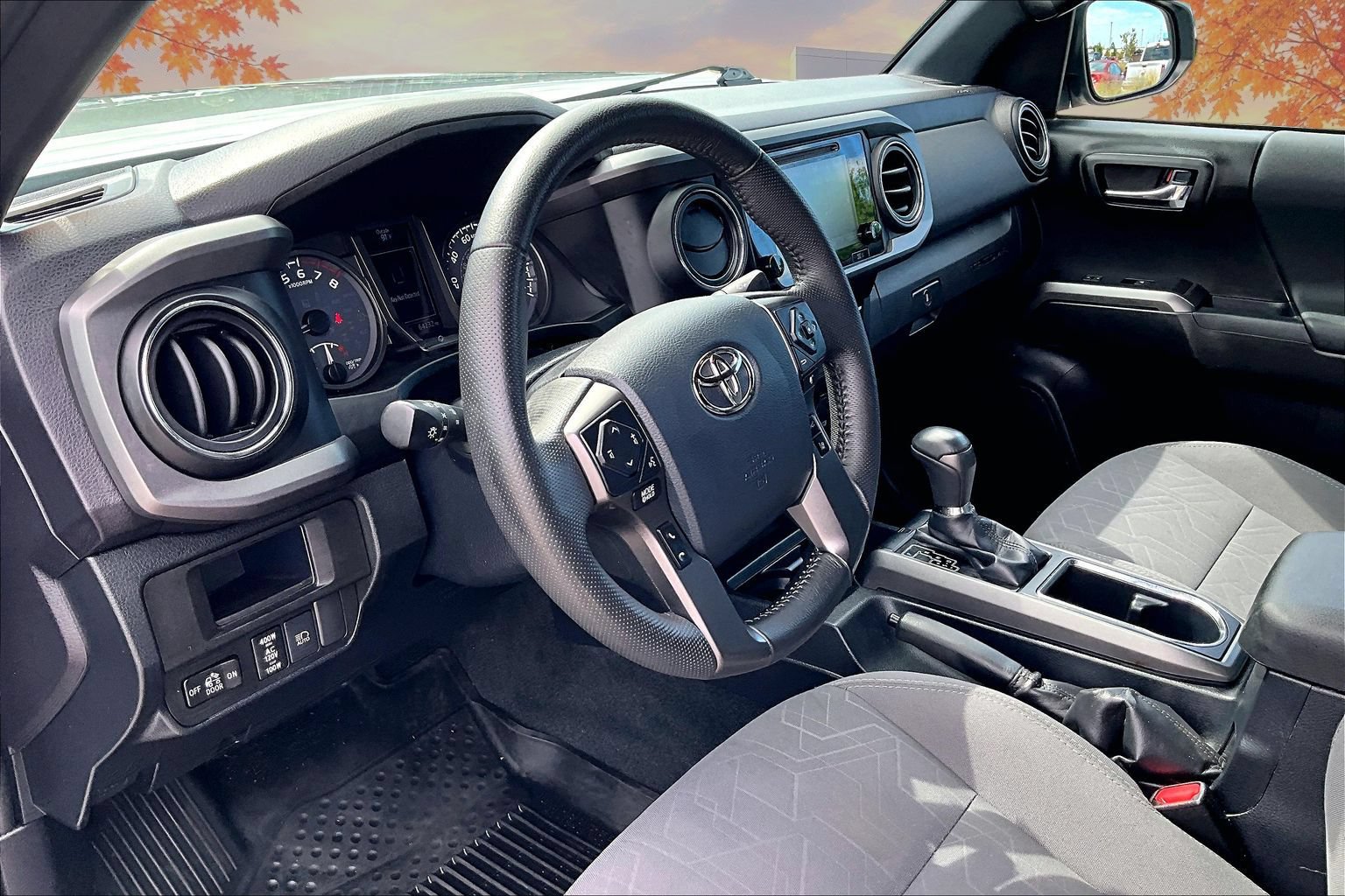 Used 2019 Toyota Tacoma TRD Off-Road AWD/4WD image 18