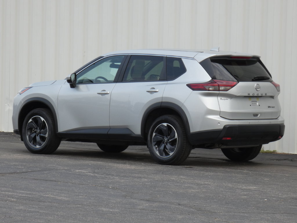 Used 2024 Nissan Rogue SV AWD/4WD image 37