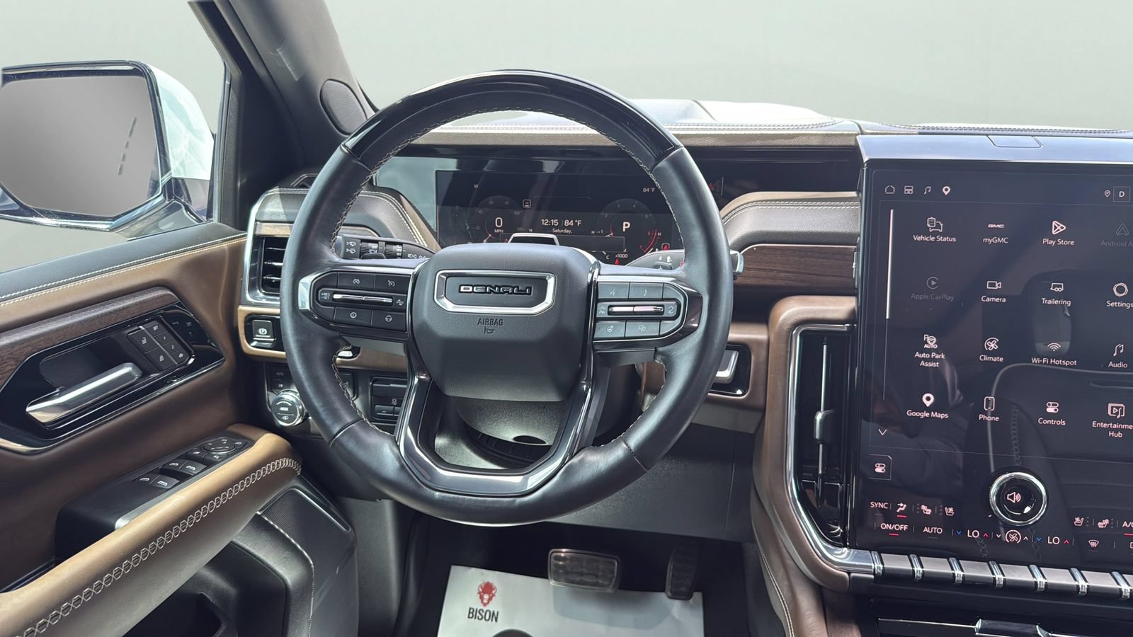 Used 2025 GMC Yukon Denali Ultimate AWD/4WD image 13