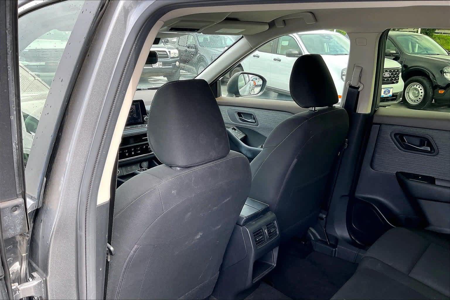 Used 2023 Nissan Rogue S FWD image 12