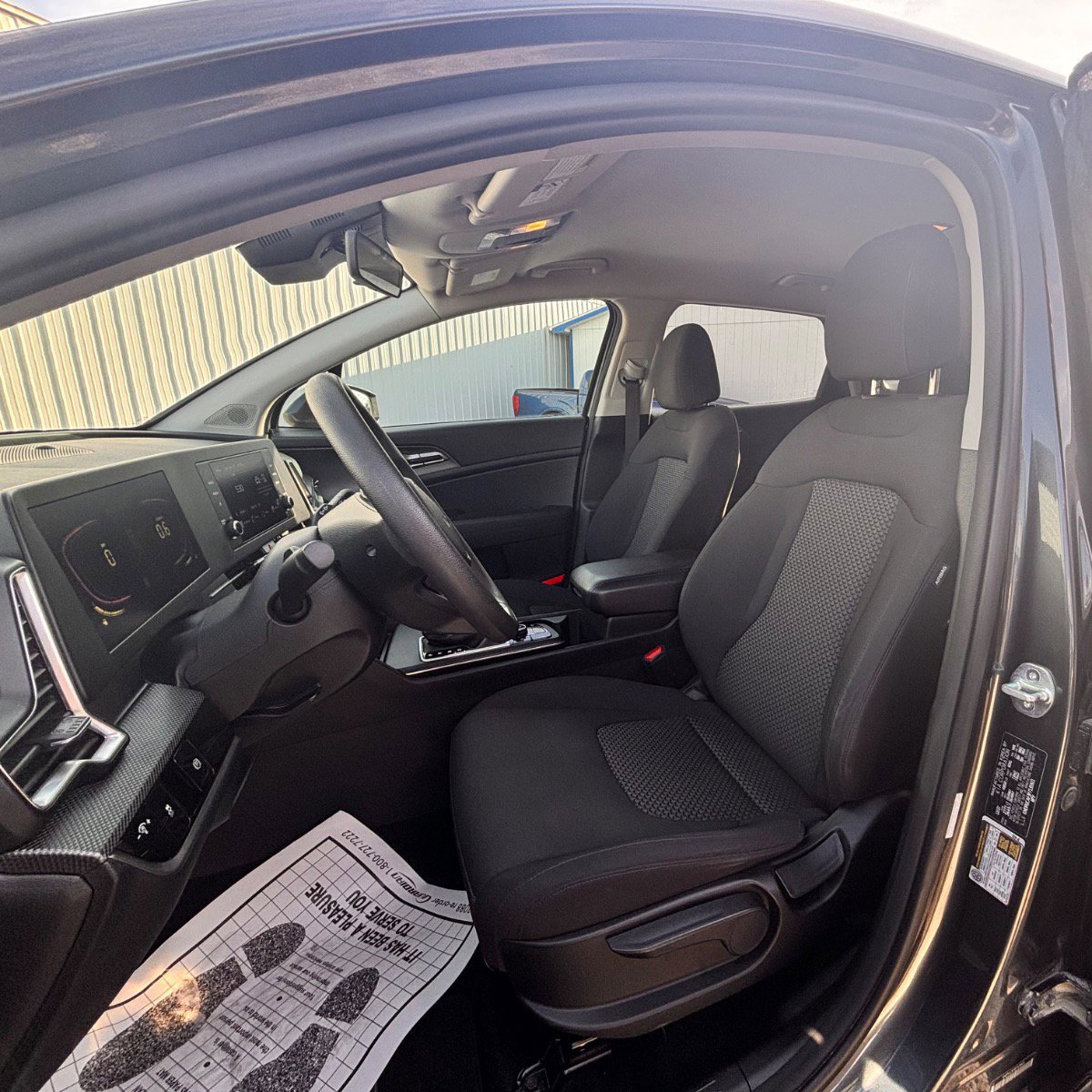 Used 2023 Kia Sportage LX image 19