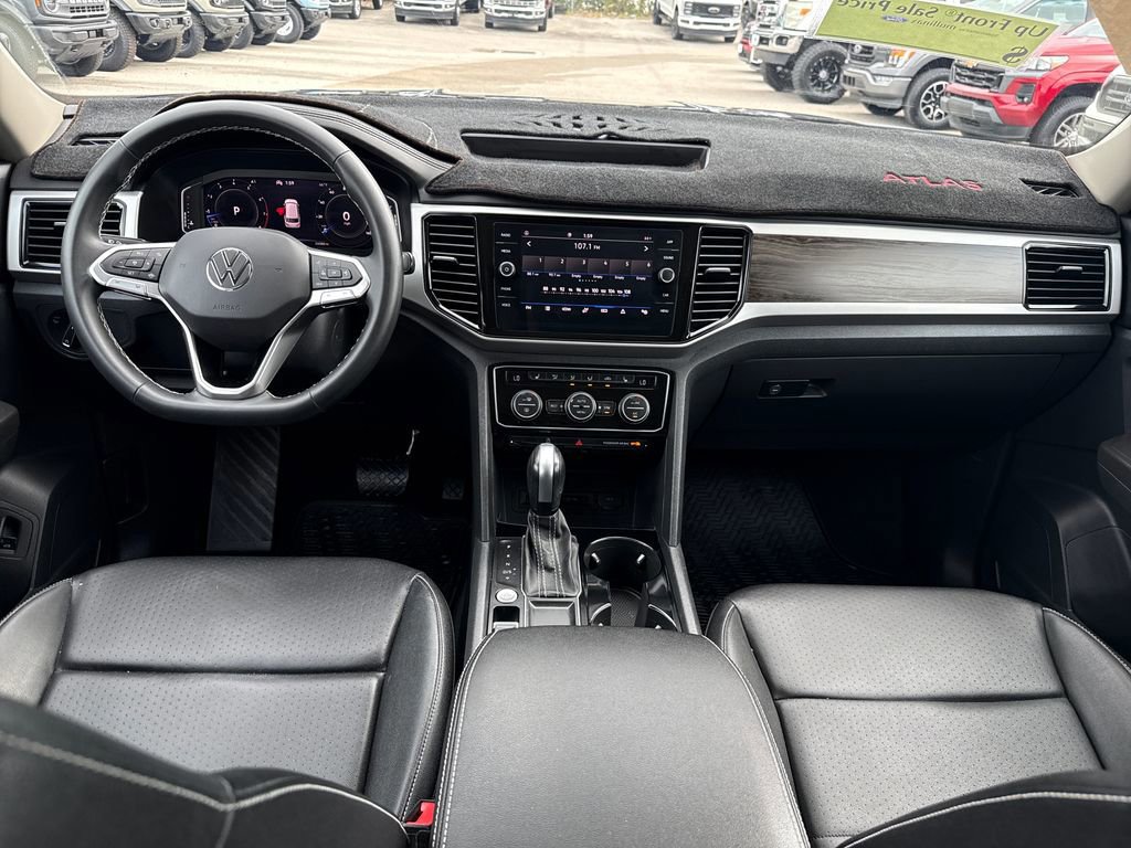 Used 2023 Volkswagen Atlas SE w/ Panoramic Sunroof Package image 8