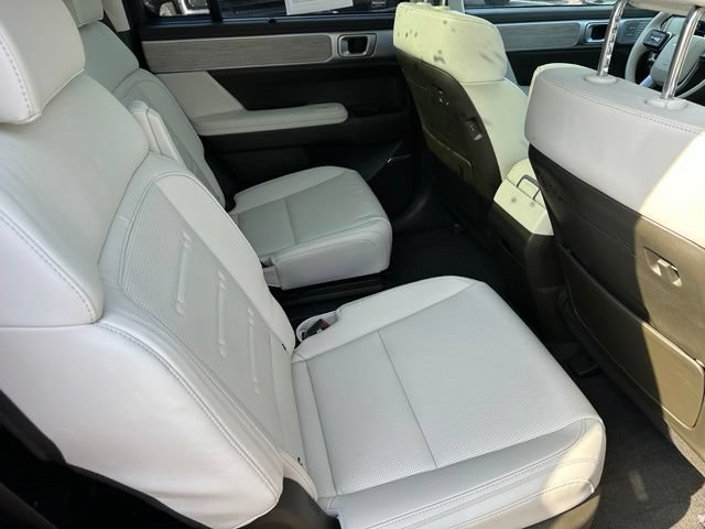 Used 2025 Hyundai Santa Fe Calligraphy AWD/4WD image 15