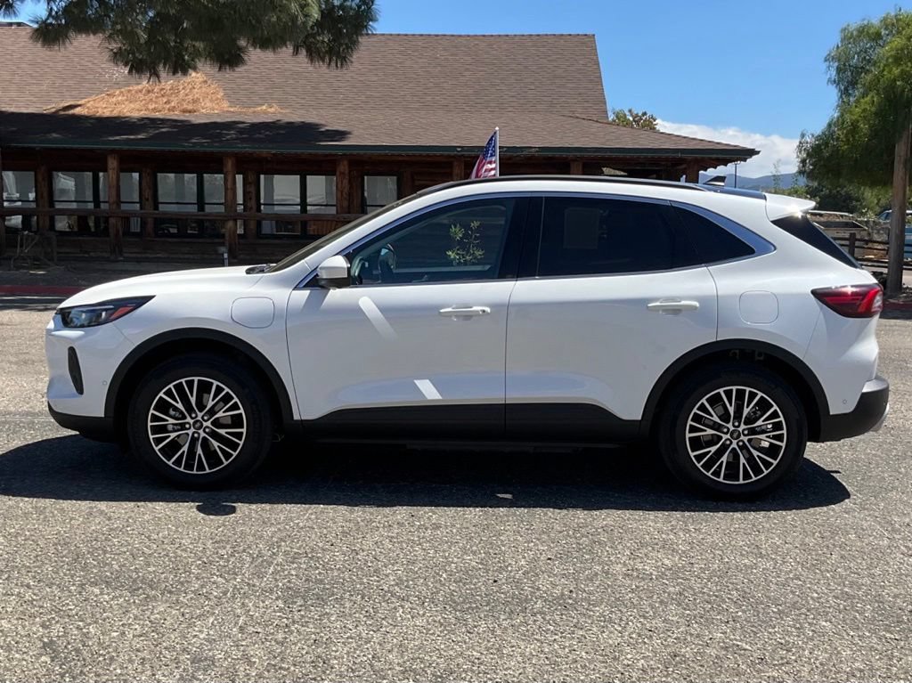 Certified 2024 Ford Escape SE w/ PHEV Premium Package FWD image 3