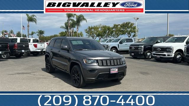 Used 2017 Jeep Grand Cherokee Altitude AWD/4WD image 1