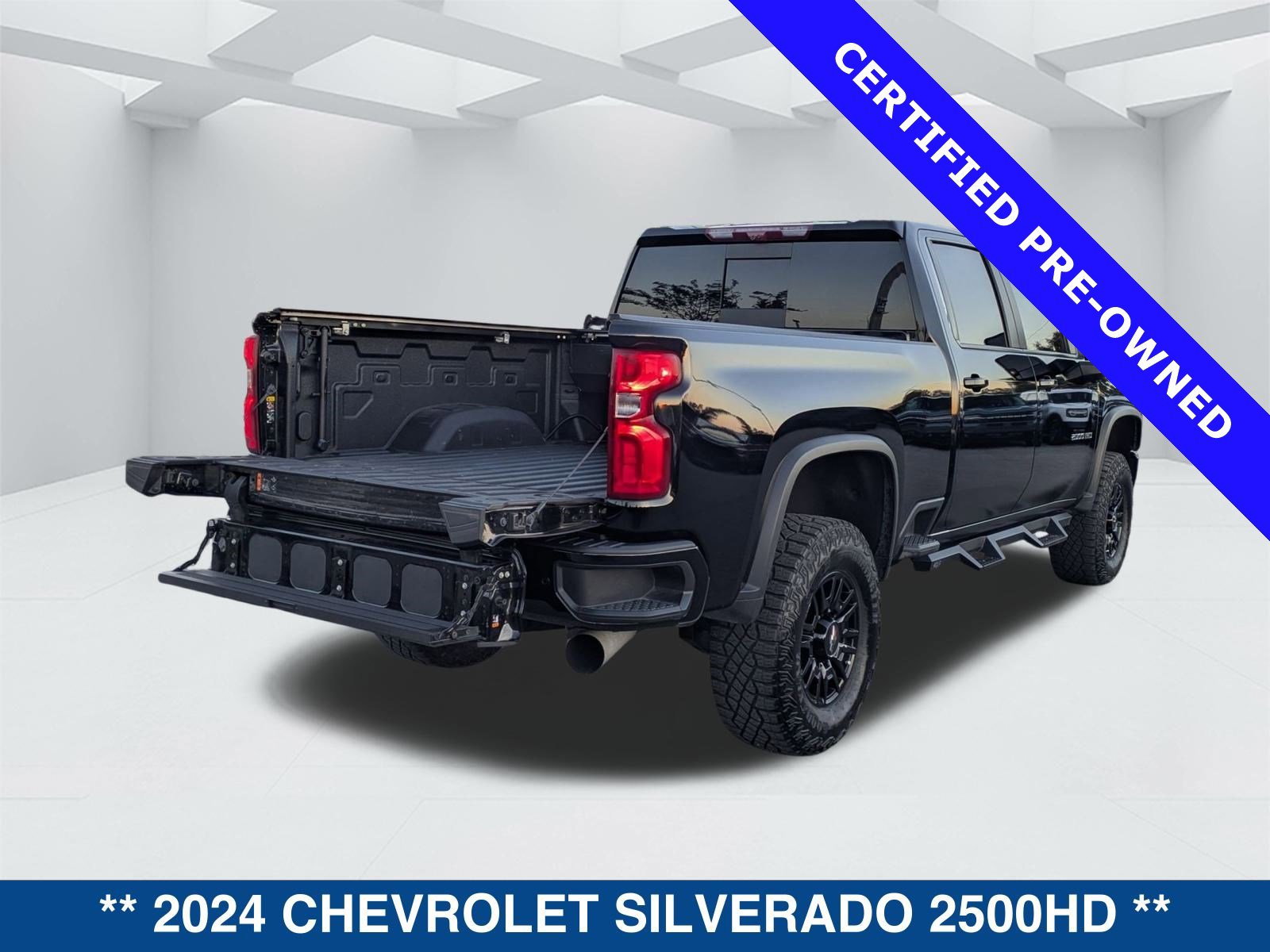 Used 2024 Chevrolet Silverado 2500 ZR2 w/ Technology Package image 13
