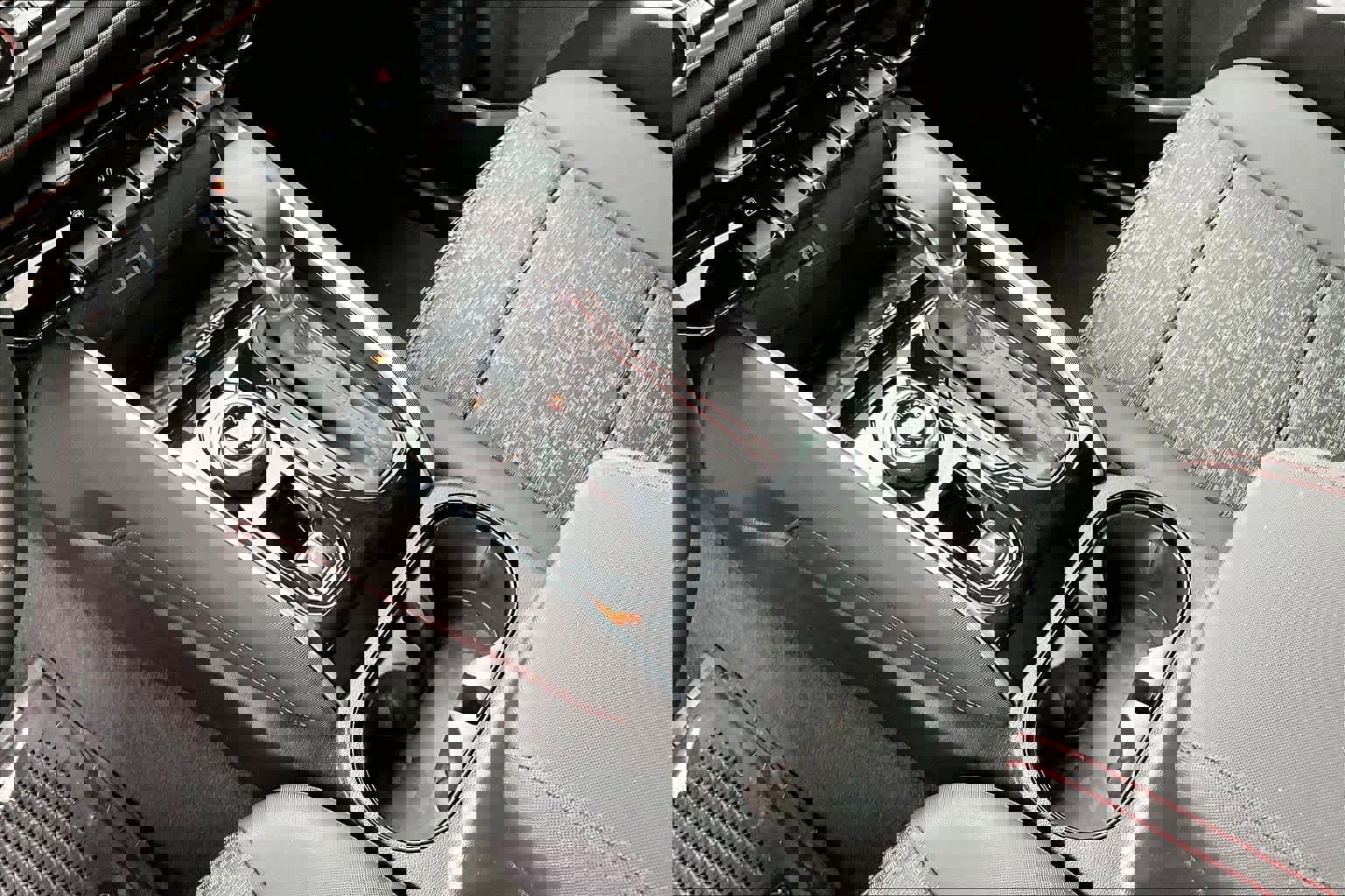 Used 2024 Chevrolet Colorado Z71 w/ Z71 Convenience Package 2 image 18