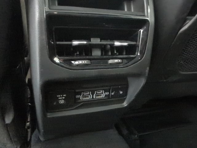 Used 2023 Jeep Grand Cherokee Limited AWD/4WD image 31