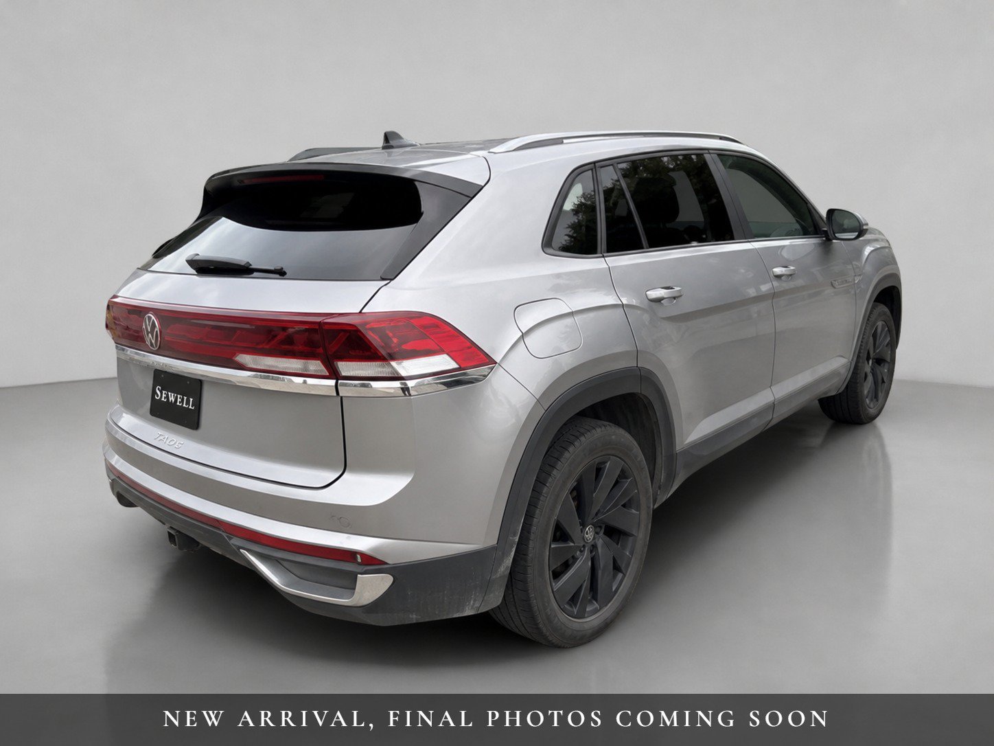 Used 2024 Volkswagen Atlas Cross Sport SE FWD image 6