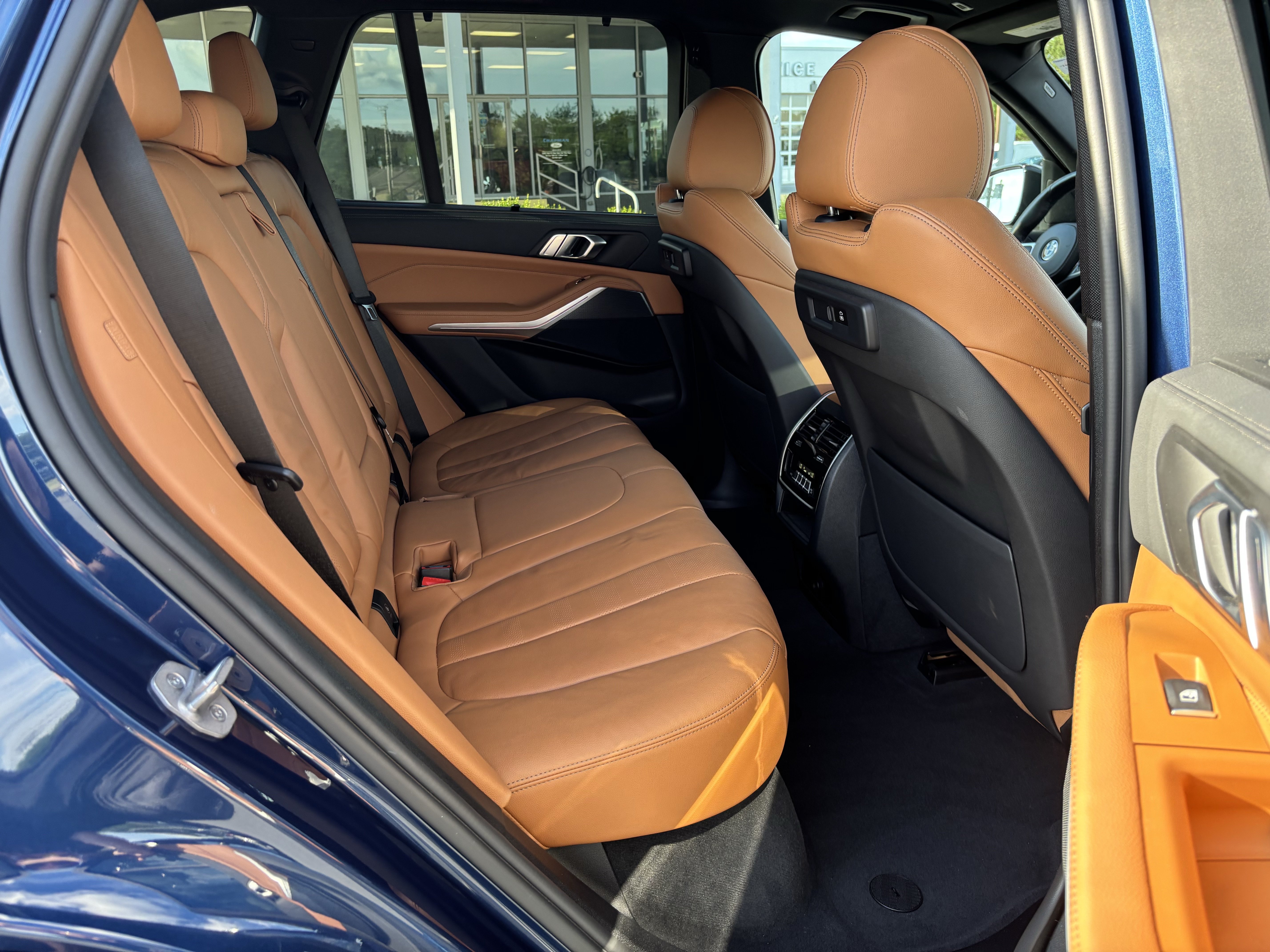 Used 2022 BMW X5 xDrive40i w/ M Sport Package AWD/4WD image 45