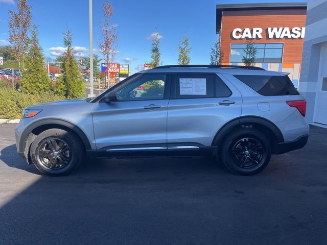 Certified 2022 Ford Explorer XLT w/ Equipment Group 202A image 7