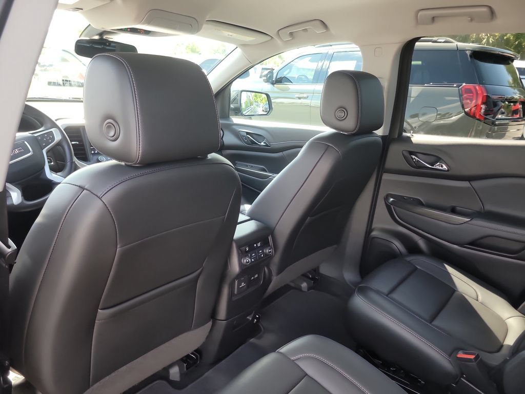 Used 2021 GMC Acadia SLT w/ Elevation Edition FWD image 10