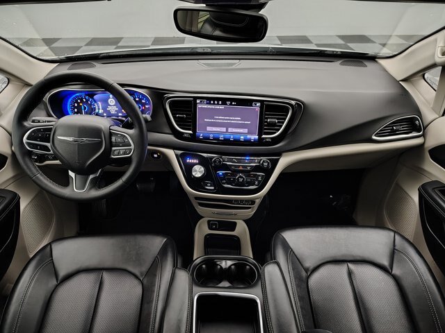 Used 2024 Chrysler Pacifica Touring-L FWD image 30