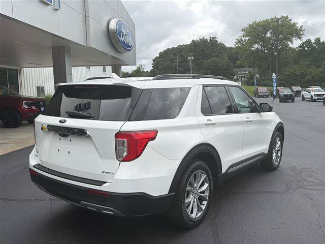 Certified 2022 Ford Explorer XLT w/ Equipment Group 202A AWD/4WD image 7