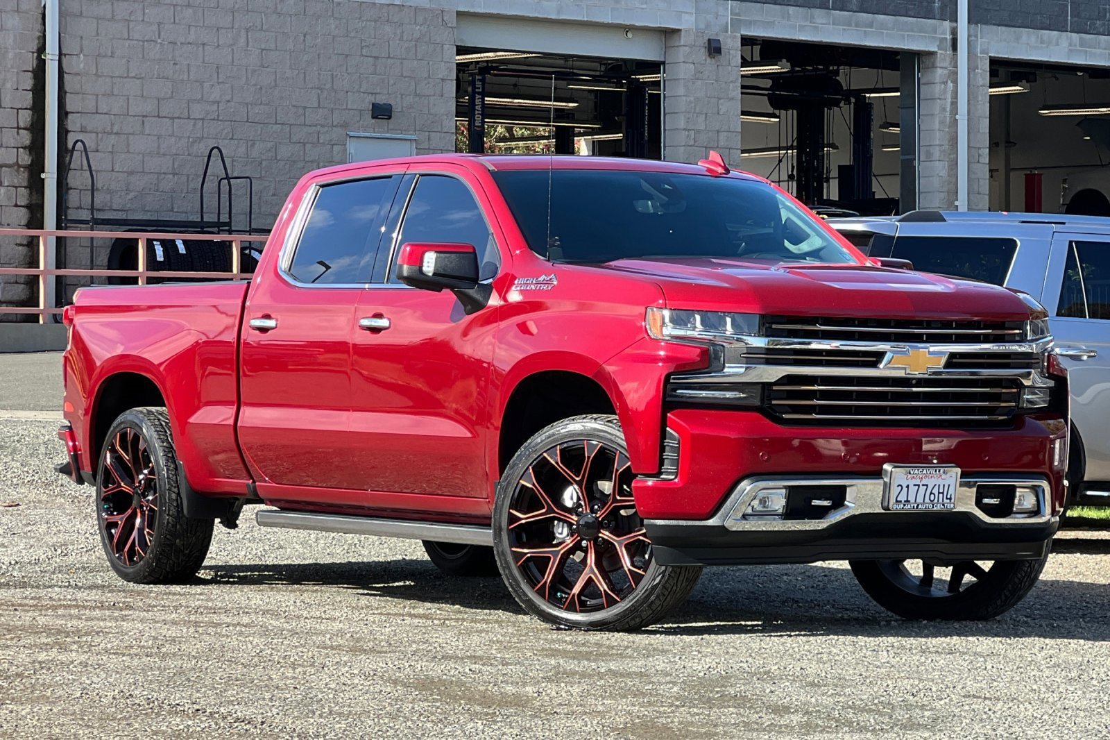 Used 2020 Chevrolet Silverado 1500 High Country w/ Technology Package image 8