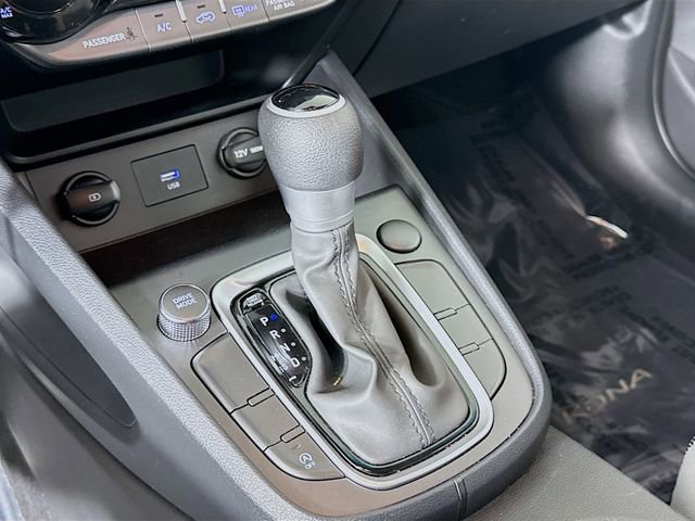 Used 2023 Hyundai Kona SE image 16
