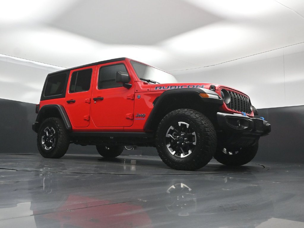Used 2025 Jeep Wrangler Unlimited Rubicon 4xe w/ Safety Group AWD/4WD image 4