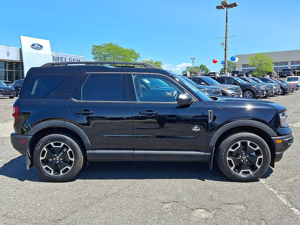 Certified 2023 Ford Bronco Sport Outer Banks w/ Tech Package AWD/4WD image 32