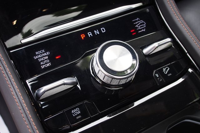 Used 2023 Jeep Grand Cherokee Summit AWD/4WD image 28
