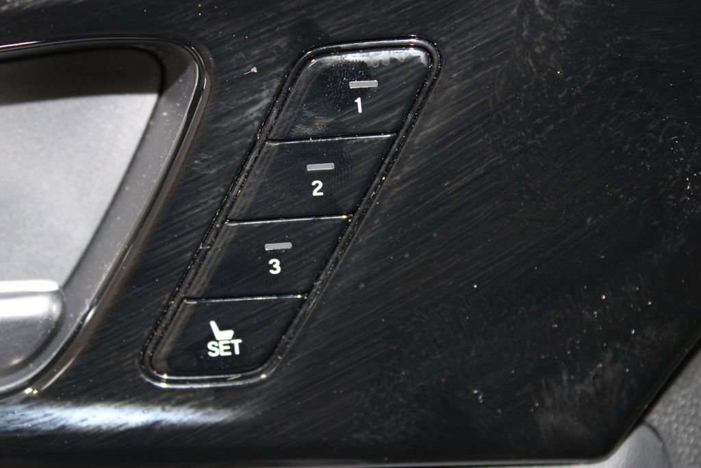 Used 2023 Acura MDX SH-AWD w/ Technology Package image 39