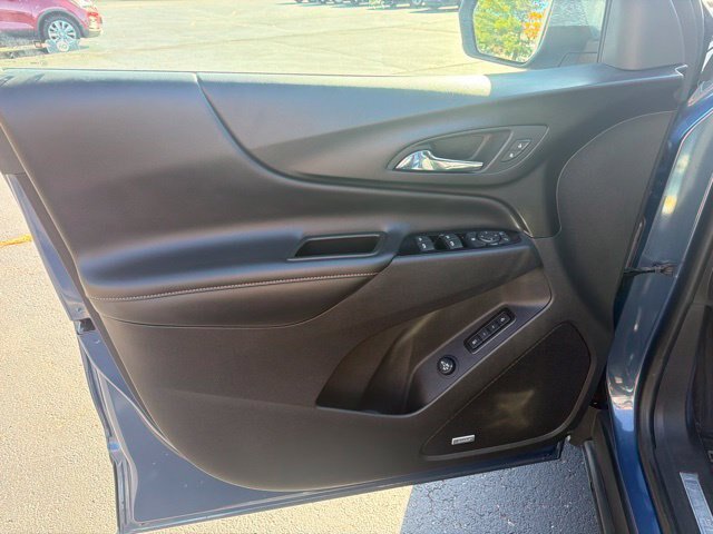 Used 2024 Chevrolet Equinox Premier AWD/4WD image 12
