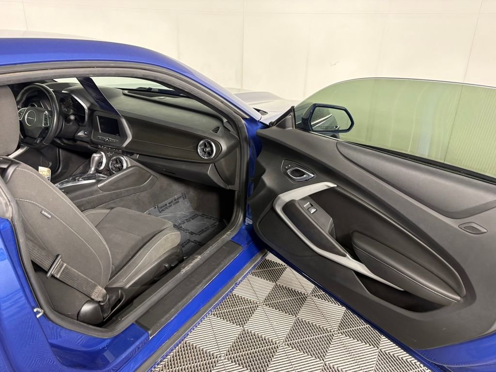 Used 2021 Chevrolet Camaro LT image 30