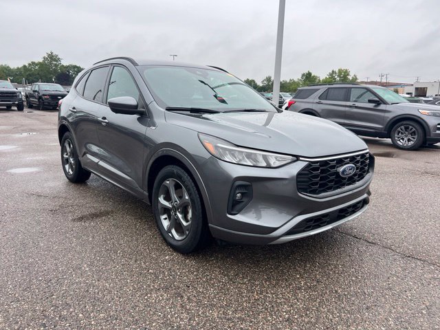 Certified 2023 Ford Escape ST-Line Select w/ Tech Pack #2 AWD/4WD image 3