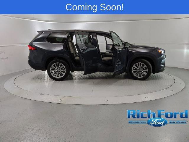 Used 2024 Toyota Grand Highlander Platinum image 27