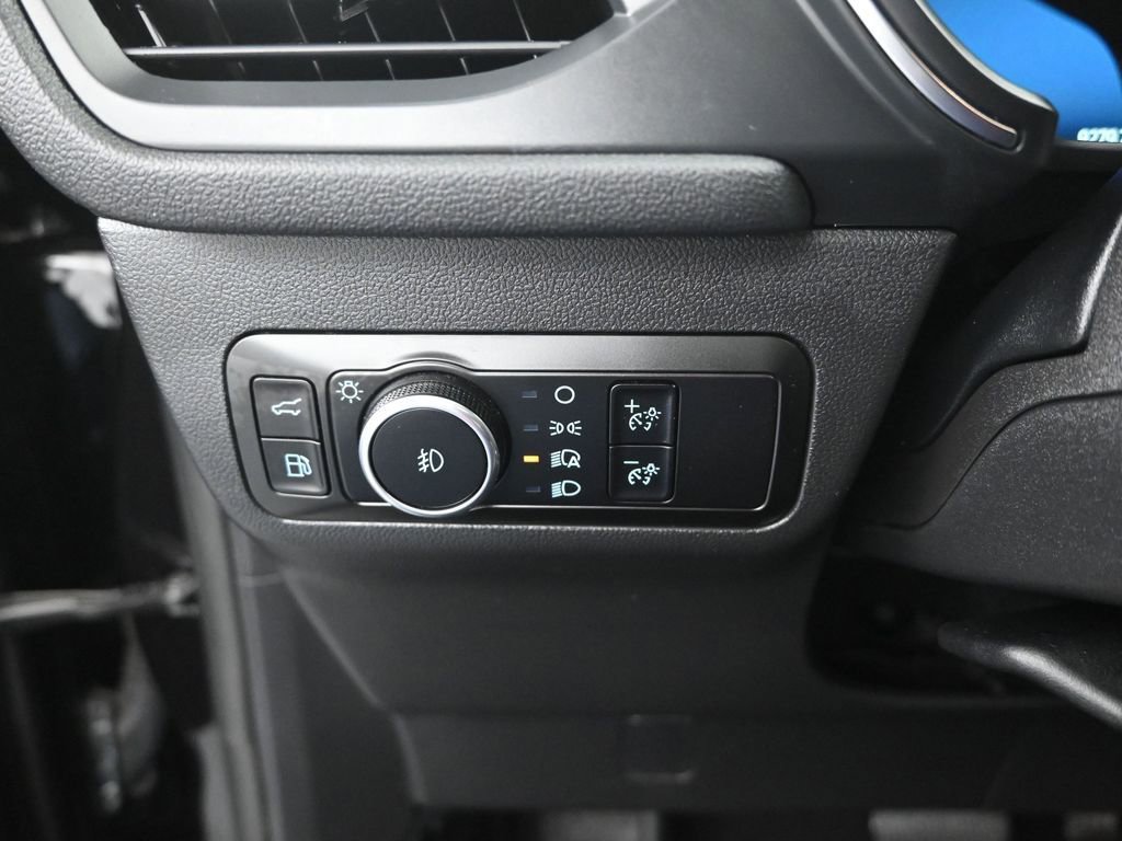 Certified 2025 Ford Escape Platinum w/ Premium Technology Package image 19