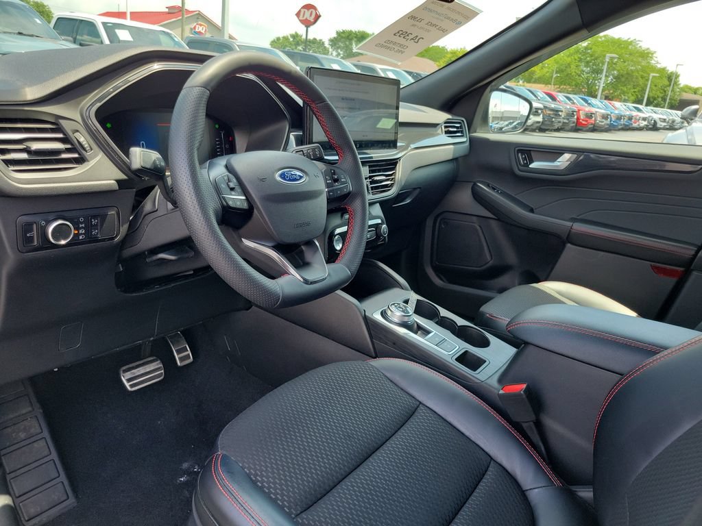 Certified 2023 Ford Escape ST-Line w/ Tech Pack #1 FWD image 21