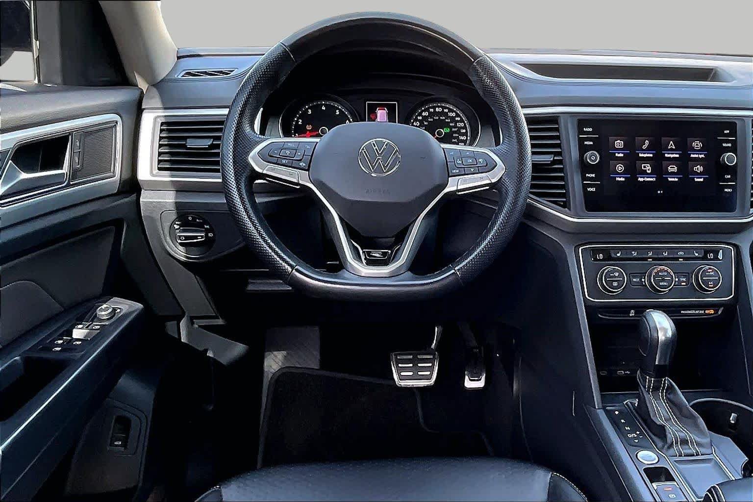 Used 2021 Volkswagen Atlas SE w/ Panoramic Sunroof Package FWD image 6