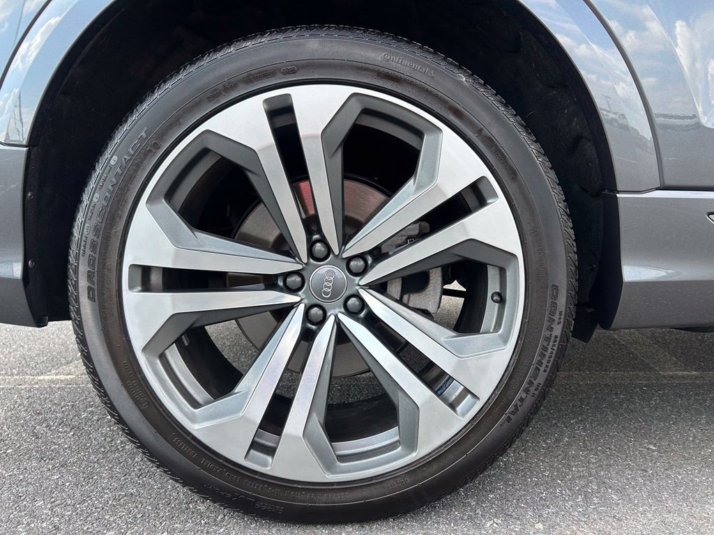 Used 2020 Audi Q8 Premium Plus AWD/4WD image 11