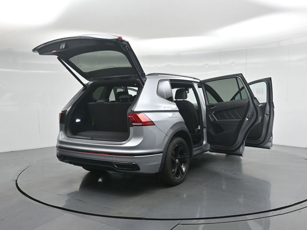 Used 2024 Volkswagen Tiguan SE R-Line image 33