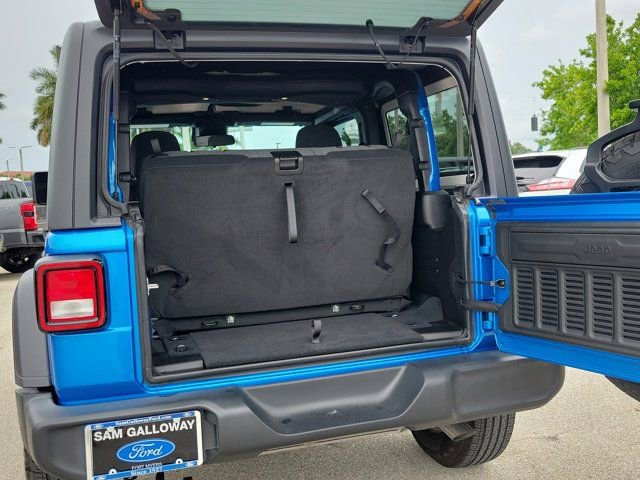 Used 2024 Jeep Wrangler Sport AWD/4WD image 7