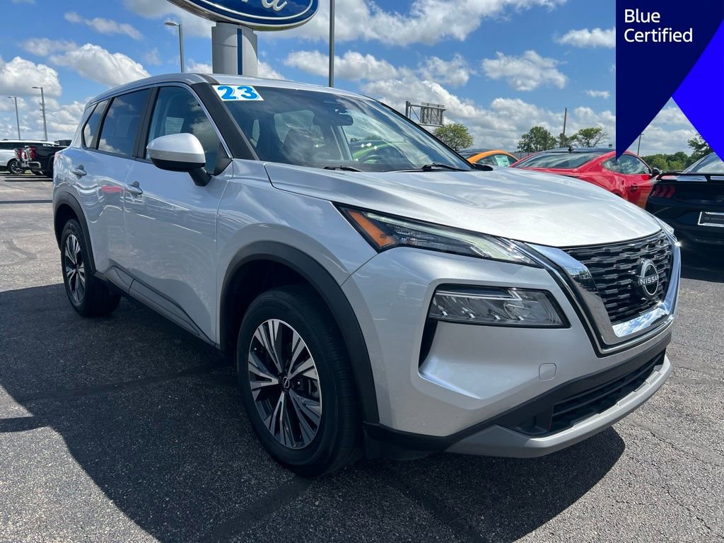 Used 2023 Nissan Rogue SV FWD image 2