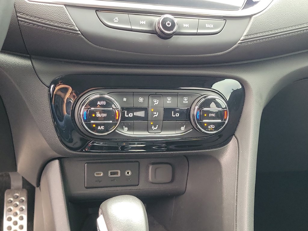 Used 2023 Buick Encore GX Select w/ Sport Touring Package FWD image 28