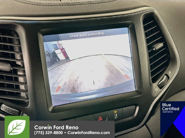 Used 2021 Jeep Cherokee Latitude Lux w/ Comfort/Convenience Group AWD/4WD image 17